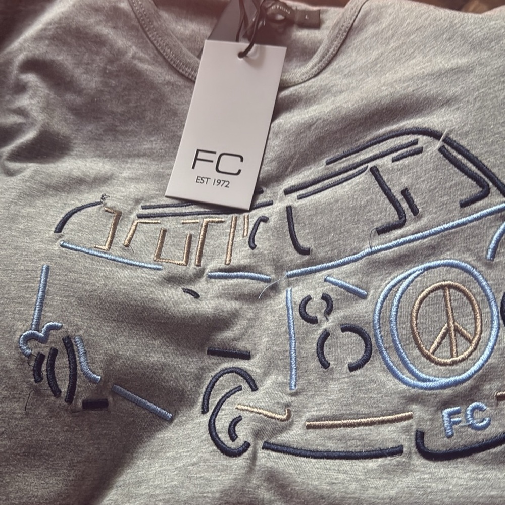 French connection tshirt embroidered  van NWT